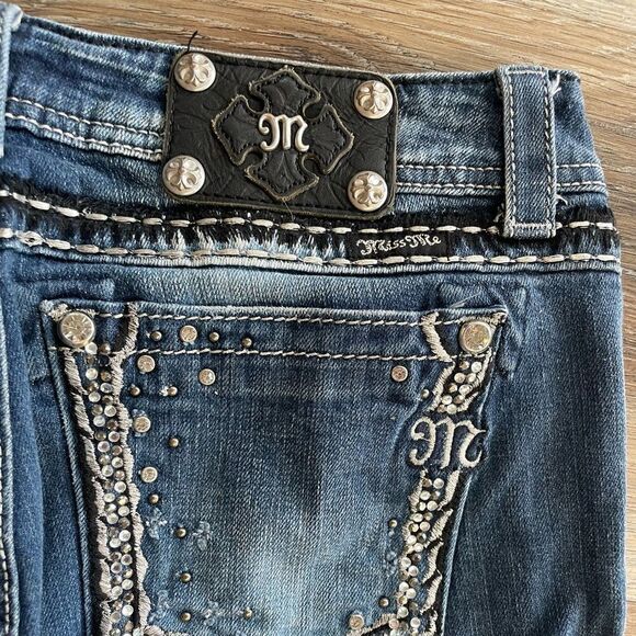 Miss Me Easy Crop Jeans Size 31 - Picture 7 of 10